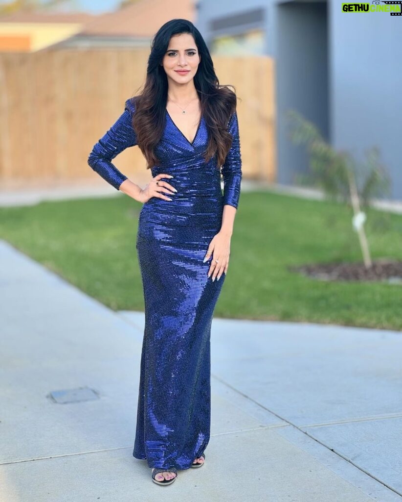 Ashu Reddy Instagram - Blue Sapphire💙 #ashureddy #eventtime #melbourne #dressupdarling
