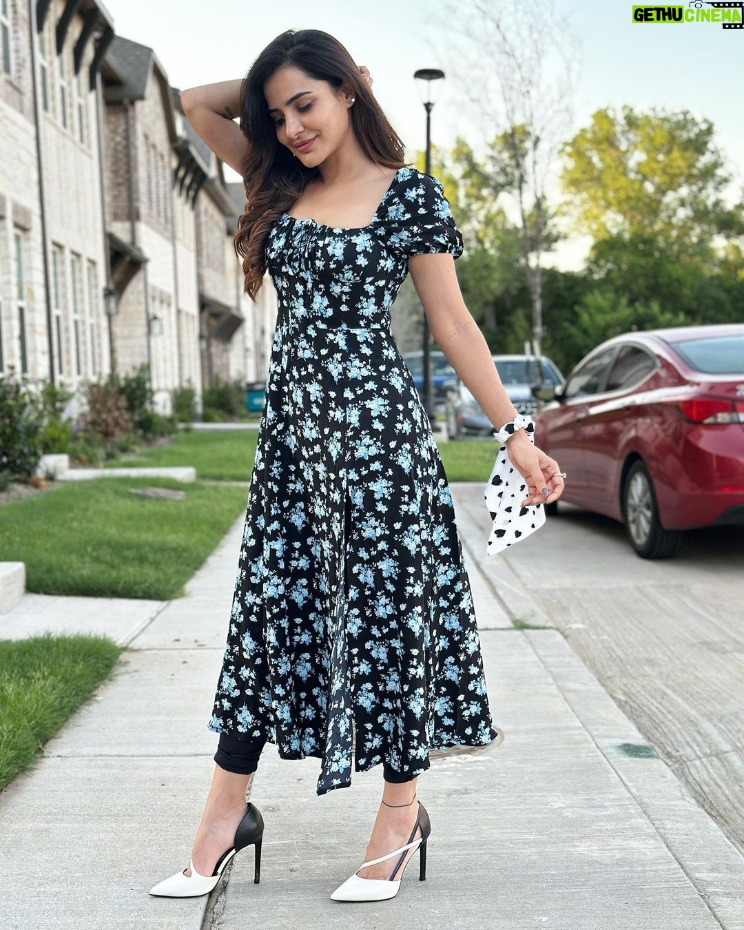 Ashu Reddy Instagram - Kind heart • Fierce mind • Brave Spirit, that's what woman are basically born with!💯 #ashureddy #bekindalways #peacewithin ❤️