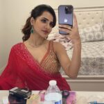 Ashu Reddy Instagram - Senorita❣️ #ashureddy #photodiary #lampost #randomthoughts ⚡️