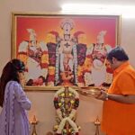 Ashu Reddy Instagram - Divine. Power. Energy 🙏❤️ #ashureddy #baglamukhidevi #rajashyamaladevi #poojatime #divineenergy #evarinammakaluvalaviBro @joshapp.telugu @officialjoshapp
