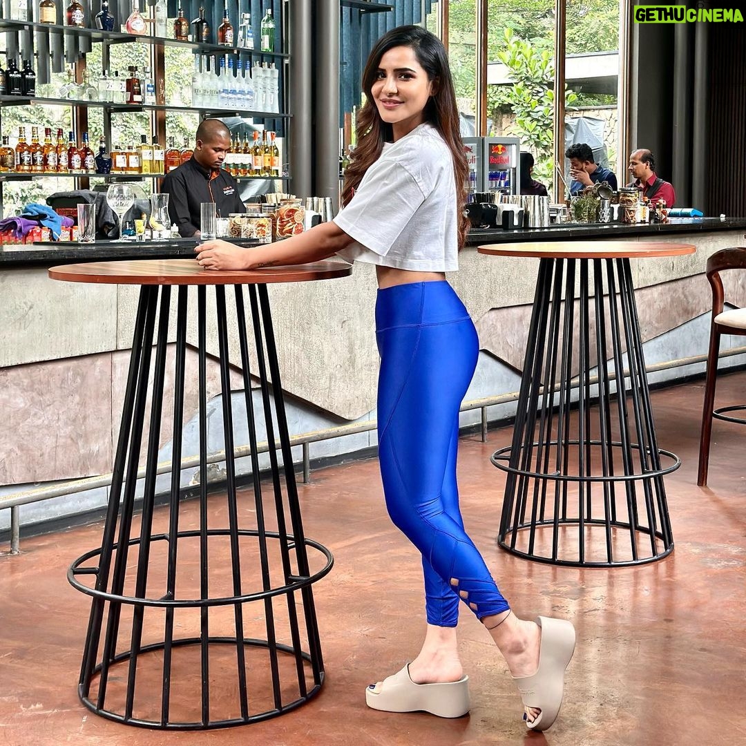 Ashu Reddy Instagram - Coming soon to entertain you, individually though!!ππ»π¦πΊππ₯³β€οΈ #ashureddy #melbournevshyderabad #Amasterpiece #promotiontime #preteaser @manish_gilada @ajay.mysore_ @mehaboobdilse - more pics coming soonn!!! πππ€·π»ββοΈ