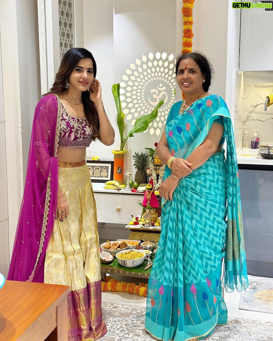 Ashu Reddy Instagram - Yet another positive feeling today ❤️ #ashureddy #feelingblessed #varalaxmivratham #positivevibesonly💯