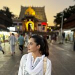 Ashu Reddy Instagram – Om namo venkatesaaya🙏❤️ #mostpowerfulchant #godsowncountry #kerala #templevibes #powerhouseenergy #ashureddy 🎉 Shree Padmanabhaswamy Temple Trivendrum Kerala