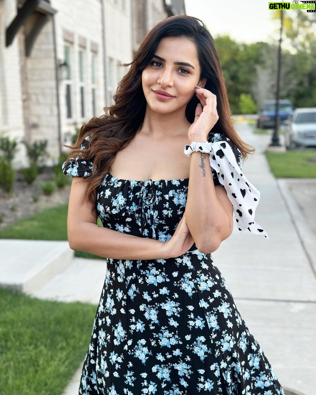 Ashu Reddy Instagram - Kind heart • Fierce mind • Brave Spirit, that's what woman are basically born with!💯 #ashureddy #bekindalways #peacewithin ❤️