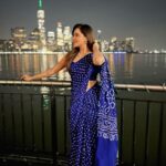 Ashu Reddy Instagram - This place never gets old and bored ❤️⭐️ #ashureddy #newyorkcity #jerseycity #exchangeplace ❣️ New York Skyline