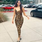 Ashu Reddy Instagram – The most beautiful curve on a woman’s body is her smile 😊🐚⭐️😎 #ashureddy #curvesaresexy #beyoutiful #lastpicismyfav 🫶🏻 Austin, Texas