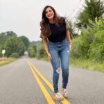 Ashu Reddy Instagram - Virginia, you beauty ☀️❣️ #ashureddy #carlover #maserati #virginia #eventtime 🎊 Ashburn, Virginia
