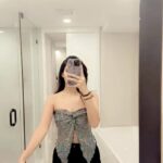 Ashu Reddy Instagram - Bathroom selfieeesss is a must I sayyy!✔️⭐️🔥 #ashureddy #randomclick #shimmyshimmy #shinebright