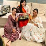 Ashu Reddy Instagram – Maha shivaratri x Women’s Day ~ 2024 🔥🌹❤️ #ashureddy #feelingdevotional #omnamahshivaya🕉 #friends #work #fun  @urspraveenakadiyala @dr.samatha_01 🥳 #2024 #memories