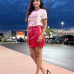 Ashu Reddy Instagram - I see a light in the darkness .. ⭐️❤️ #ashureddy #hopeisgood #bestrong #bebold #beyou #2024