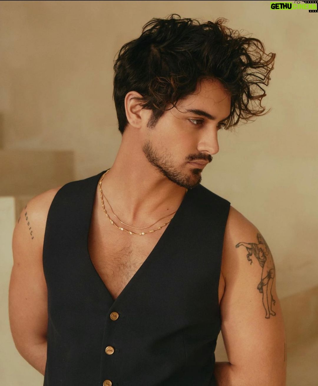 Avan Jogia Instagram - @grumpymagazine with @lizgillz