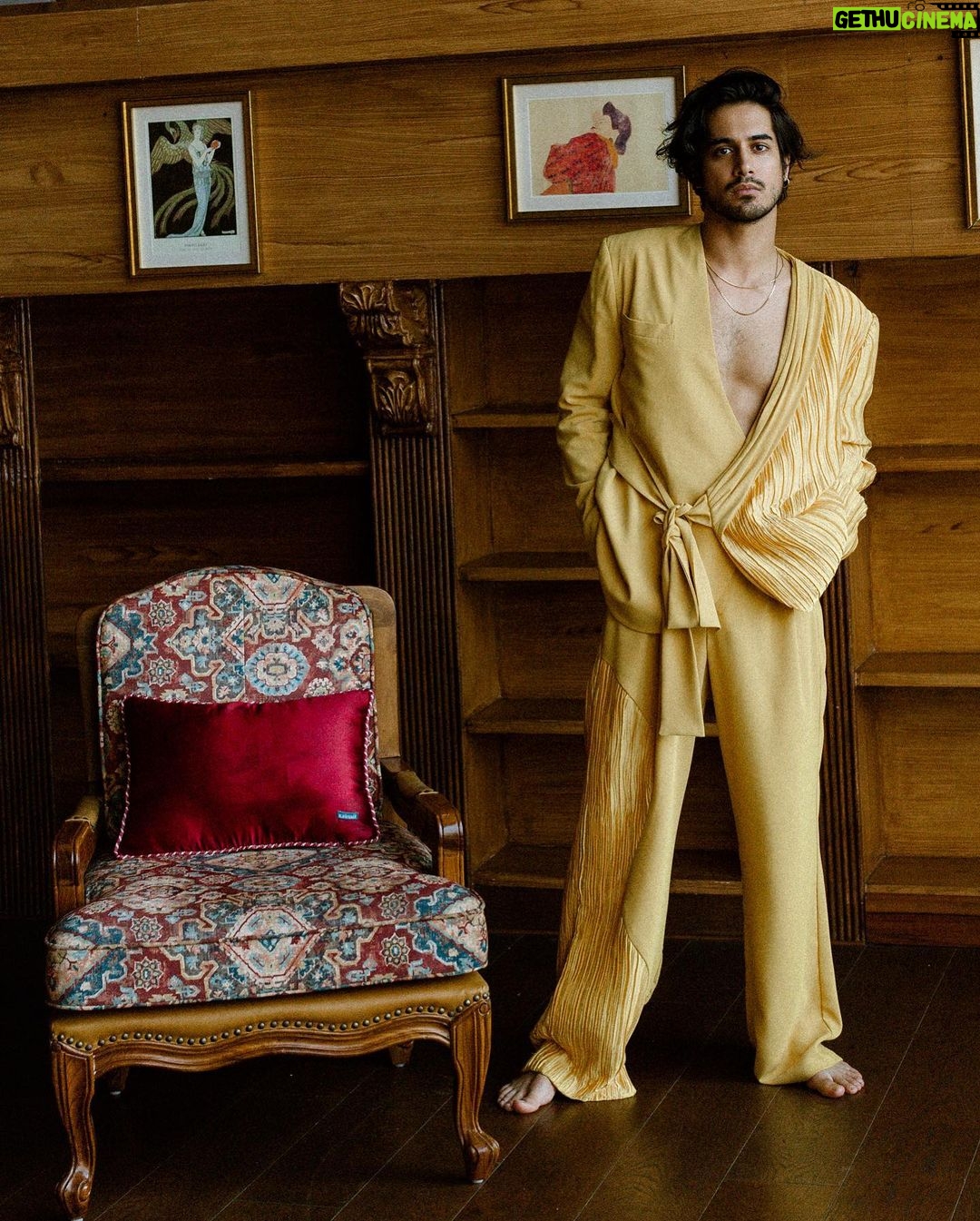 Avan Jogia Instagram - Wiki feet run me my 5 stars