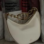 Ayaka Miyoshi Instagram - -VALENTINO- 🤍🤍🤍 @maisonvalentino #VLOGOMOONBAG #VALENTINOLÉCOLE