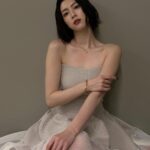 Ayaka Miyoshi Instagram - -Tiffany&Co.- 🕊️🩵 There are no rules. It's all about love for each other. もうすぐバレンタインデー。 愛とは素晴らしいもので 家族、友人、パートナーやその枠に囚われることなく 決して上手くいくことばかりではない人生の中で 互いへの「つながり」と「受け入れ合う心」を 再認識して感謝していく日ではないかと私は考えます。 今回私が身に付けているコレクションたちも シンプルでありながら心ときめくフォルムであり 愛の精神を賛美しています。 一つ一つのジュエリーたちにも 愛のストーリーが紡がれていて素敵☺️ それぞれの日常に愛のパワーを宿し 寄り添ってくれるティファニーのジュエリーです。 Thank you Tiffany for the lovely gift. @tiffanyandco #Tiffanyandco #ATiffanyValentinesDay #TiffanyPartner #PR