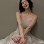 Ayaka Miyoshi Instagram - -Tiffany&Co.- 🕊️🩵 There are no rules. It's all about love for each other. もうすぐバレンタインデー。 愛とは素晴らしいもので 家族、友人、パートナーやその枠に囚われることなく 決して上手くいくことばかりではない人生の中で 互いへの「つながり」と「受け入れ合う心」を 再認識して感謝していく日ではないかと私は考えます。 今回私が身に付けているコレクションたちも シンプルでありながら心ときめくフォルムであり 愛の精神を賛美しています。 一つ一つのジュエリーたちにも 愛のストーリーが紡がれていて素敵☺️ それぞれの日常に愛のパワーを宿し 寄り添ってくれるティファニーのジュエリーです。 Thank you Tiffany for the lovely gift. @tiffanyandco #Tiffanyandco #ATiffanyValentinesDay #TiffanyPartner #PR