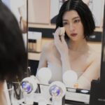 Ayaka Miyoshi Instagram - -LANCÔME- 今回のリニューアルでさらに強化された 「 #美しさ止まらない私 」を体現している 私のリアル推しファンデ ”タンイドル ウルトラ ウェア リキッド N“ なんといってもその魅力は お肌が呼吸出来るような薄さをかなえたことによって 長時間外出しても美しさが崩れず 伸びが良く肌との密着が心地良い幸福感。 今回私はB-01とO-01を それぞれ顔の外側と内側で使い分けましたが 時間が経過してくると共に さらに綺麗なお肌を保てている気がして 大満足なファンデーションでした♡ 銀座三越では期間限定で2/13までイベントを開催中。 このポップアップでは限定リップが手に入る他 BAさんに教えてもらいながら 自分にマッチする美しいひとつに出会えるかも。 さらにイベントではバレンタインメイクの 体験ができるようなので この機会に是非特別な思い出を♡ #PR #ウルトラファンデ #美しさ止まらない私 #lancomemakeup @lancomeofficial