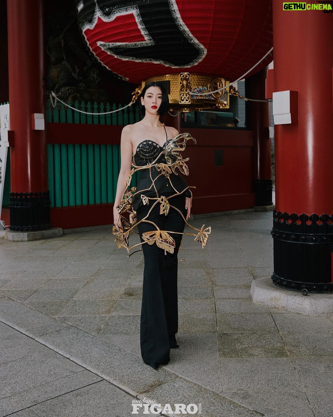 Ayaka Miyoshi Instagram - madame FIGARO MODE China 175 Cover Story "LOST IN TOKYO" Photo @keitanakada Direction&Styling @tsuyoshikurata Hair&Make @masayoshiokudaira Production @tokyo_matto Movie @w_a.t_a @hirao_kazuyoshi