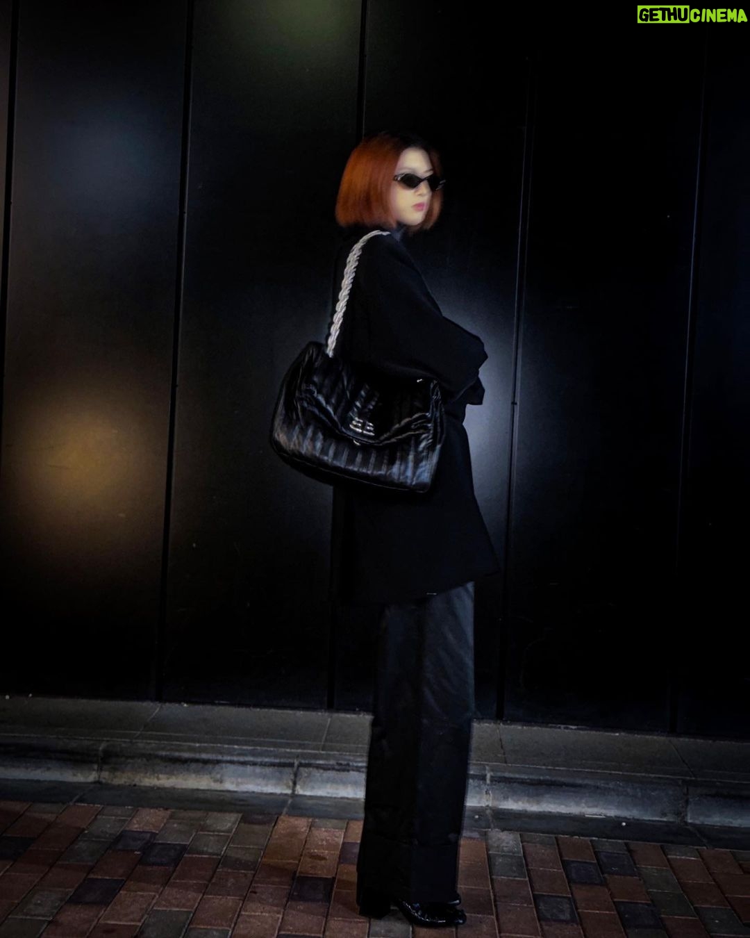 Ayaka Miyoshi Instagram - o o t d tops: @harunobumurata jacket: @studiodoe pants: @treemingbird_official shoes: @courreges jewelry: @tiffanyandco bag: @balenciaga sunglasses: @gentlemonster #ootd #harunobumurata #studiodoe #treemingbird #courreges #tiffanyandco #balenciaga #gentlemonster
