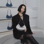 Ayaka Miyoshi Instagram - -CHARLES & KEITH- すべての女性をエンパワーメントする グローバルブランドを構築するというビジョ ンのもと 1996年に設立されたCHARLES&KEITH。 シンガポールの一軒の靴屋から始まり 現在は世界35カ国以上の店舗やオンラインで ダイナミックな展開を続けている。 ファッションをより身近なものにし クリエイティビティに妥協することなく “ファッションは選ばれた人のもの”という概念を胸に 常に進化し続けているCHARLES&KEITHから ブランドのアイコンバッグ 「Petra ペトラ カーブショルダーバッグ」の SPRING 2024 の新作4色を表参道店限定で先行発売。 美しいアーチと細やかなディテールが際立つバッグ。 この機会に是非。 @charleskeith_jp #チャールズアンドキース #pr