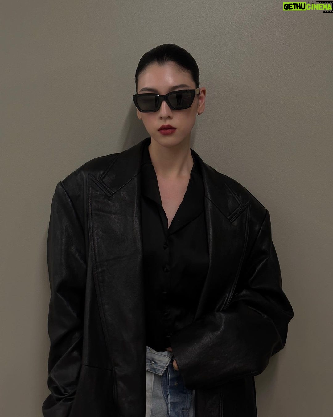 Ayaka Miyoshi Instagram - -Tiffany&Co.- Tiffany Eyewear ティファニーのアイコニックなモチーフである「Tiffany T」 メガネ、サングラス共に サイドに煌びやかで華やかな存在感を纏って登場。 ラグジュアリーで特別感のあるアイテムは 日常のファッションをより楽しませてくれるはず。 @tiffanyandco #TiffanyEyewear #TiffanyT #EssirolLuxottica #TiffanyPartner #PR