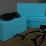 Ayaka Miyoshi Instagram – -Tiffany&Co.-

Tiffany Eyewear

ティファニーのアイコニックなモチーフである「Tiffany T」

メガネ、サングラス共に
サイドに煌びやかで華やかな存在感を纏って登場。

ラグジュアリーで特別感のあるアイテムは
日常のファッションをより楽しませてくれるはず。

@tiffanyandco 
#TiffanyEyewear
#TiffanyT
#EssirolLuxottica
#TiffanyPartner
#PR