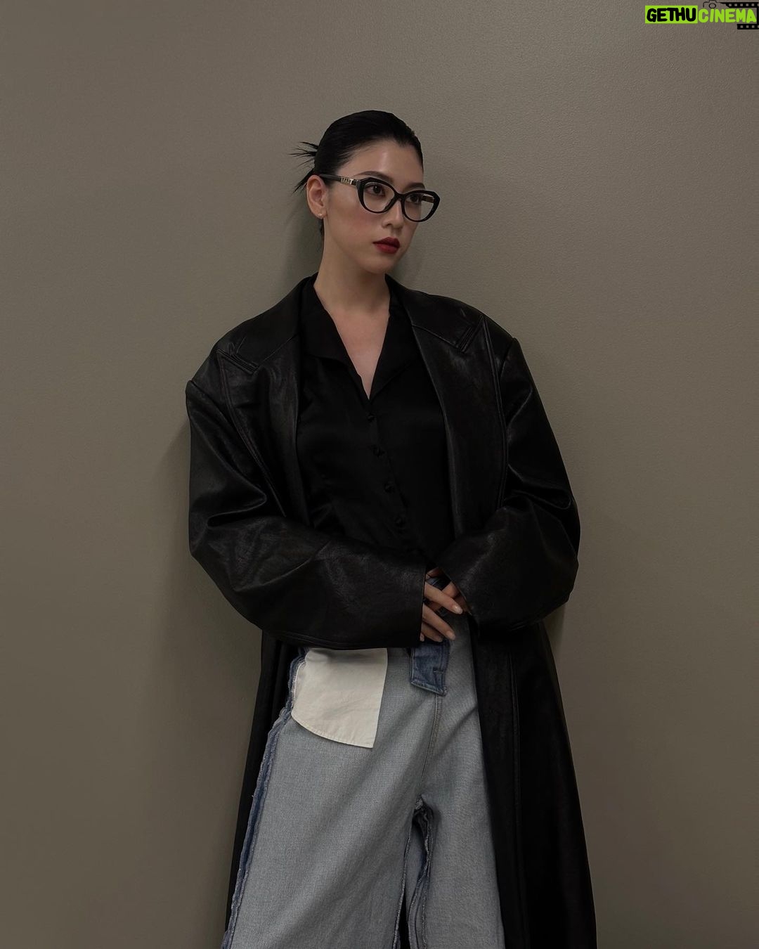 Ayaka Miyoshi Instagram - -Tiffany&Co.- Tiffany Eyewear ティファニーのアイコニックなモチーフである「Tiffany T」 メガネ、サングラス共に サイドに煌びやかで華やかな存在感を纏って登場。 ラグジュアリーで特別感のあるアイテムは 日常のファッションをより楽しませてくれるはず。 @tiffanyandco #TiffanyEyewear #TiffanyT #EssirolLuxottica #TiffanyPartner #PR
