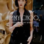 Ayaka Miyoshi Instagram – -JIMMY CHOO-
JIMMY CHOOが銀座2丁目にコンセプトストアをオープン。
店内はオーキッドを基調としたラグジュアリーな空間で
まさに今の季節に合うホリデー感溢れるアイテムが沢山🎄
日本で一番大きな店舗ということで
是非ご覧になってみてくださいね☺️
#PR
#JIMMYCHOO
#ジミーチュウ
#JIMMYCHOOGINZA