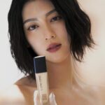 Ayaka Miyoshi Instagram - -LANCÔME- 今回のリニューアルでさらに強化された 「 #美しさ止まらない私 」を体現している 私のリアル推しファンデ ”タンイドル ウルトラ ウェア リキッド N“ なんといってもその魅力は お肌が呼吸出来るような薄さをかなえたことによって 長時間外出しても美しさが崩れず 伸びが良く肌との密着が心地良い幸福感。 今回私はB-01とO-01を それぞれ顔の外側と内側で使い分けましたが 時間が経過してくると共に さらに綺麗なお肌を保てている気がして 大満足なファンデーションでした♡ 銀座三越では期間限定で2/13までイベントを開催中。 このポップアップでは限定リップが手に入る他 BAさんに教えてもらいながら 自分にマッチする美しいひとつに出会えるかも。 さらにイベントではバレンタインメイクの 体験ができるようなので この機会に是非特別な思い出を♡ #PR #ウルトラファンデ #美しさ止まらない私 #lancomemakeup @lancomeofficial