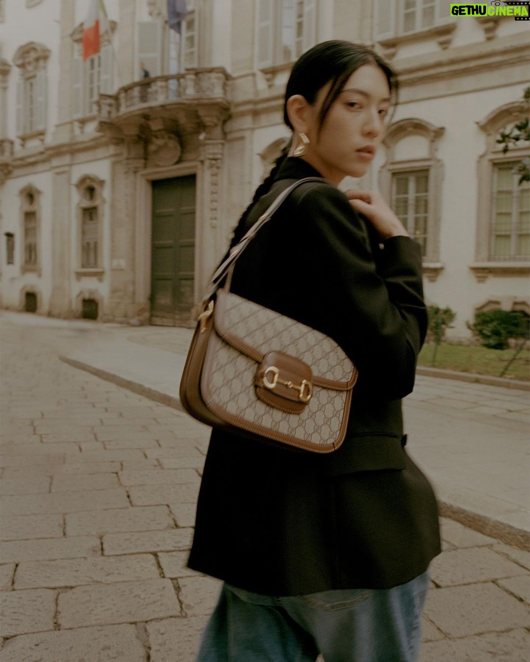 Ayaka Miyoshi Instagram - -FIGARO JAPON- 今回のGUCCIのショーは 雨天により開催地であったブレラ地区から 毎シーズンショーが行われている グッチ ハブに変更となりました。 翌日の撮影では天候にも恵まれ GUCCI仕様になったブレラ地区で撮影しました。 ショーの新たな風と空気感を感じながら GUCCIを身に纏い、そこに佇むことができ とても貴重な時間を過ごせた気がします。 @gucci @madamefigarojapon photo @picpicpiczo styling @tomokojima__ hair&make @yudai_makino editing @sachiko_tashiro_matsui coordinate @kiyoefrends
