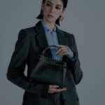 Ayaka Miyoshi Instagram – -FENDI-

10月10日は
「世界ハンドバッグの日」
FENDIのアイコンバッグである
Peekabooで撮影しました。

@fendi 
#FendiPeekaboo
#PR