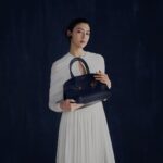 Ayaka Miyoshi Instagram - -FERRAGAMO- Ferragamoから新作バッグHUG(ハグ)が登場。 名前の通り、抱きしめたくなるような シンプルなカラーと柔らかな曲線美が◎ HUGにフォーカスしたポップアップストアが 期間限定で順次開催。 伊勢丹新宿店本館1階 8/30-9/12 銀座三越本館1階ザ・ステージ 9/20-26 伊勢丹新宿店本館3階ザ・ステージ#3 9/20-26 この期間に是非お近くで 美しさを身に纏っていただきたいです。 @ferragamo #FERRAGAMO #FERRAGAMOHUGBAG #フェラガモ #PR