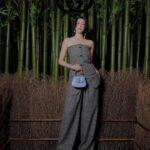 Ayaka Miyoshi Instagram - -GUCCI- Gucciが表参道にて開催する体験型イベント #GucciBambooSummer へ。 日本の夏を感じられる竹を使用した空間や 表参道ヒルズにあるGucci Bambooのエキシビジョンホールでは 異空間の中に存在するアートと 深い歴史を辿りながら 変わらず、そして進化し続ける Bambooのコレクションを堪能できます。 今回はマスキュリンなルックに合わせて Gucci Bamboo 1947の淡いブルーをチョイス。 イベントは8月10日から25日まで期間限定で開催中。 表参道ヒルズ、グッチ青山、そして グッチ オステリア ダ マッシモ ボットゥーラ トウキョウが手がける 「Gucci Osteria for Bamboo Summer at The Strings」でも 特別メニューを展開中。 是非アートと共に素敵な夏を🍧🎋 @gucci #GucciBambooSummer #GucciBamboo1947 #GucciOsteria