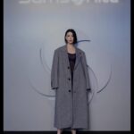Ayaka Miyoshi Instagram - -Samsonite- それは本当に偶然の出来事でした。 2月にお仕事でパリに行った時 どう頑張ってももうスーツケースに 荷物が入り切らなくて エコバッグにも入り切らなくて パリの @mysamsonite でスーツケースを購入し そこから新たな相棒としてずっと 私と共に旅をしてくれていました。 そんなことをお話ししていたら なんと今回のイベントに呼んでいただき… Samsoniteの誕生から、 初めて車輪を付けたスーツケースである歴史 そして @alexandermcqueen とのコラボなど このイベントを通して様々な一面を見させて頂きました。 私にとって旅とは 自分自身を保つためにも 新たな自分を発見するためにも そしてより自分を好きになるためにも なくてはならないものです。 そんな旅に必要不可欠なスーツケース。 My journey will continue to be with Samsonite… Thank you for having me:) #DestinationSamsonite @mysamsonite @samsonitejpn