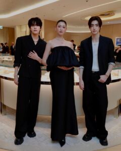 Ayaka Miyoshi Instagram - -Tiffany&Co.- Tiffany, who is always close to us and continues to evolve, opened in Omotesando💎 The first tape-cutting moment of my life!!!! It's an honor to be present at this wonderful time. I had a special time with wonderful people:) Thank you all for coming to Japan🥰🇯🇵 @tiffanyandco #Tiffanyandco #TiffanyOmotesando #TiffanyPartner