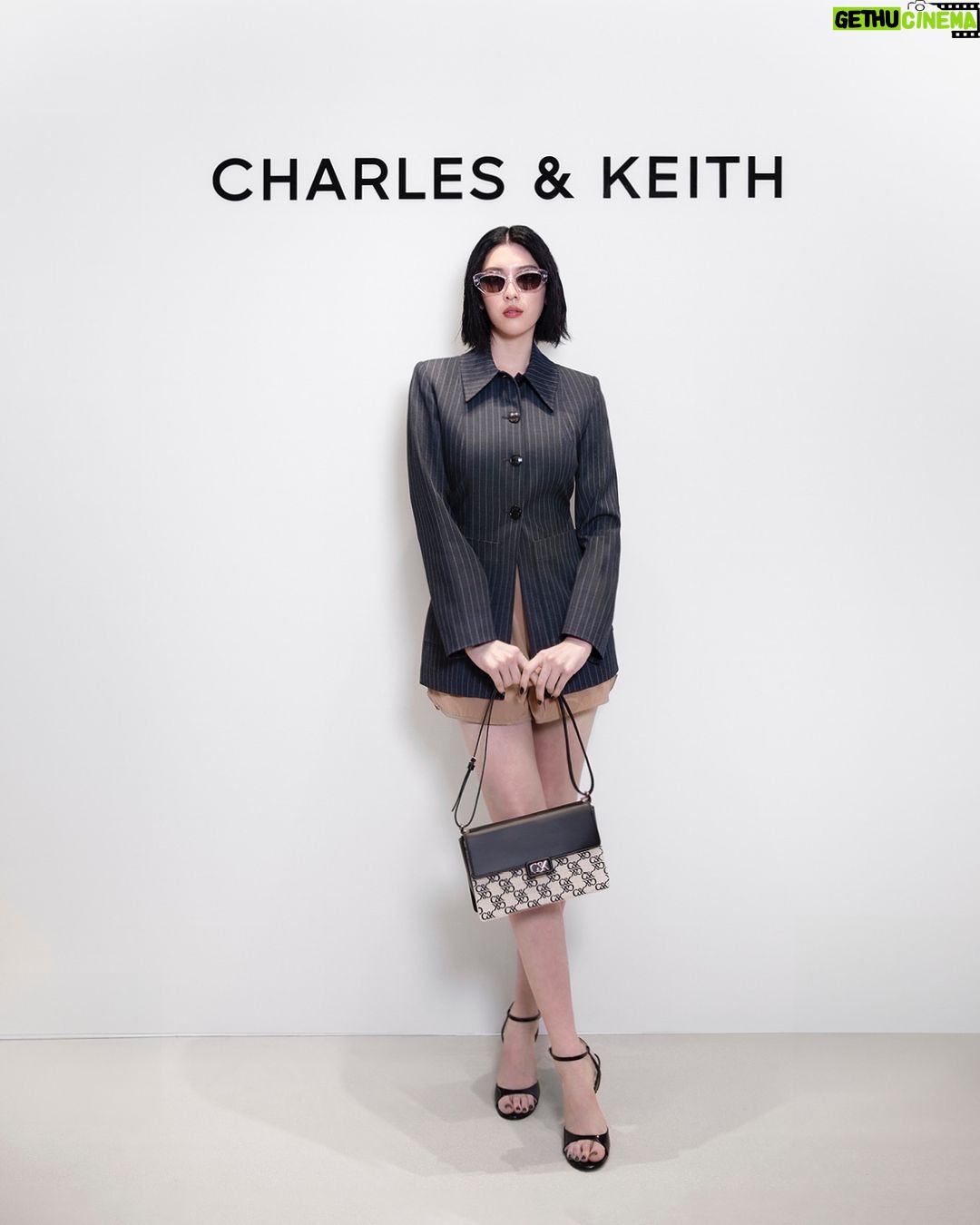 Ayaka Miyoshi Instagram - At the opening of CHARLES & KEITH’s brand-new Shibuya flagship, actress @miyoshi.aa was seen wearing Leather and Canvas Monogram Shoulder Bag and Leather Ankle-Strap Pumps. CHARLES & KEITHの新しいグローバルフラッグシップである渋谷店に、俳優でモデルの @amiyoshi.aa がレザー ショルダーバッグとレザー アンクルストラップパンプスを身につけて登場。 #CharlesKeithLinitial #CharlesKeithSS24 #ImwithCharlesKeith #チャールズアンドキース