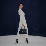Ayaka Miyoshi Instagram – -FERRAGAMO-
Ferragamoから新作バッグHUG(ハグ)が登場。
名前の通り、抱きしめたくなるような
シンプルなカラーと柔らかな曲線美が◎
HUGにフォーカスしたポップアップストアが
期間限定で順次開催。
伊勢丹新宿店本館1階 8/30-9/12
銀座三越本館1階ザ・ステージ 9/20-26
伊勢丹新宿店本館3階ザ・ステージ#3 9/20-26
この期間に是非お近くで
美しさを身に纏っていただきたいです。
@ferragamo
#FERRAGAMO
#FERRAGAMOHUGBAG
#フェラガモ
#PR