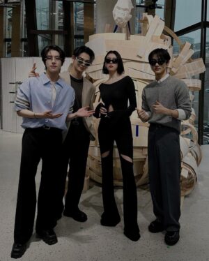 Ayaka Miyoshi Instagram - @gentlemonster × @tamburinsofficial 

젠틀몬스터와 탬버린즈의 일본 첫 플래그십 스토어가 오늘 오픈했습니당😎

젠틀몬스터와 탬버린즈는 매번 다른 각도에서 대단한 어프로치하고 있고, 이번에 거대한 헤드 오브제 메종 마르지엘라와의 콜라보 팝업, 일본 뿐인 에그 퍼퓸펌키니를 전개되고 있습니다🪺

#ジェントルモンスター
#ジェントルモンスター青山
#GENTLEMONSTERAOYAMA
#TAMBURINS
#TAMBURINSAOYAMA
#PUMKINI
#GENTLEMONSTERXAYAKA
#TAMBURINSXAYAKA
@gentlemonster
@tamburinsofficial