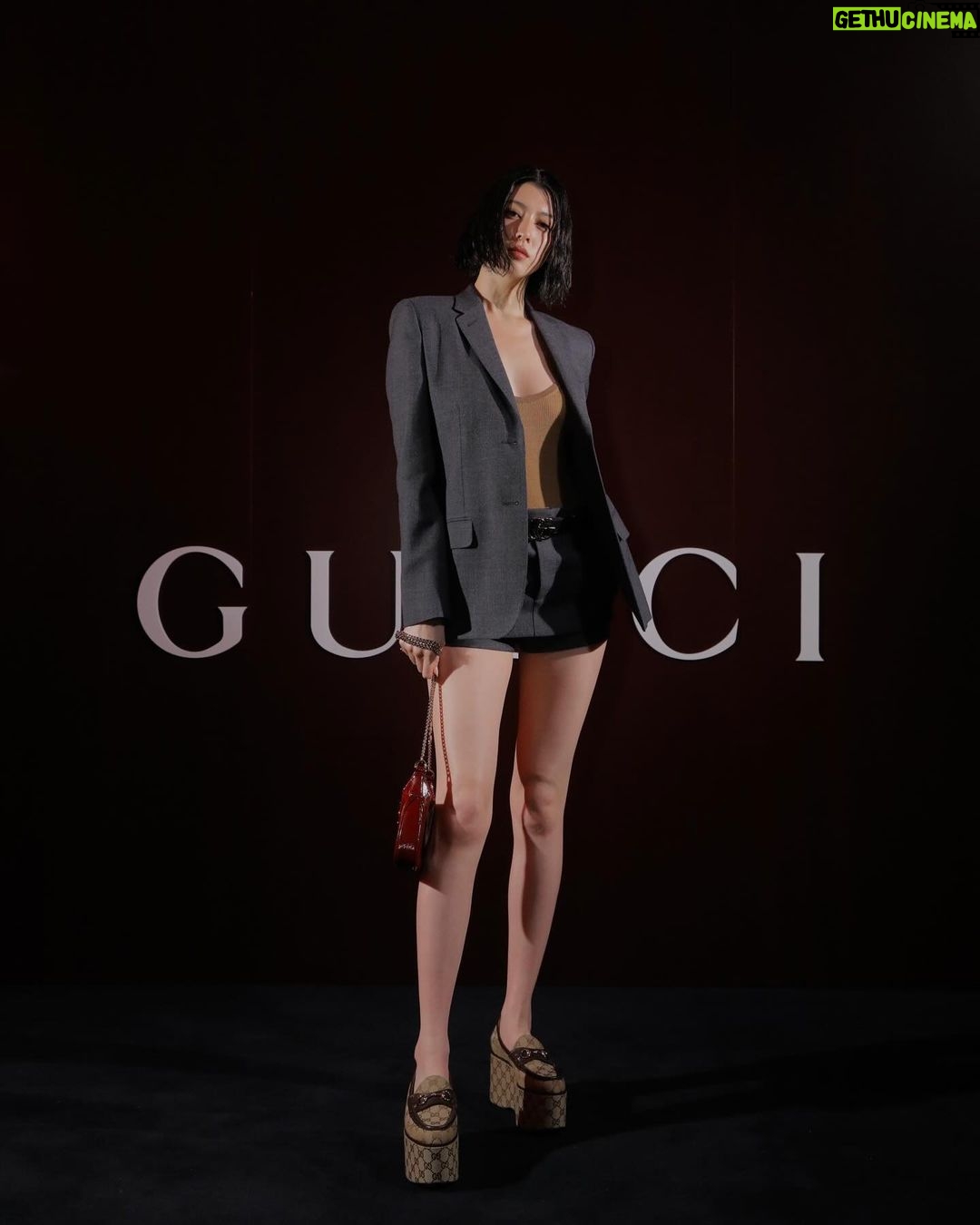 Ayaka Miyoshi Instagram - -GUCCI- GUCCIの新クリエイティブ・ディレクター サバト・デ・サルノのデビューコレクションがついにローンチ。 「ancora – もう一度、もっと、ファッションに恋をしよう」 ミラノで見た忘れられない世界観を ついに日本でも堪能することができると思うと とても気持ちが高まり、 まさにまたファッションに恋をしていく気持ち。 ♥️♥️♥️ GUCCI ANCORA POP-UP GALLERY 会期: 3月2日 (土)– 3月7日(木) 住所: 東京都渋谷区神宮前5-11-1 時間: 11:00 – 19:00 (3月7日は18:00まで) 入場無料・予約不要 @gucci @sabatods #GucciAncora #GucciSS24 #PR