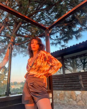 Aybüke Pusat Instagram - #goldenhour diye ben… 🍯🐝