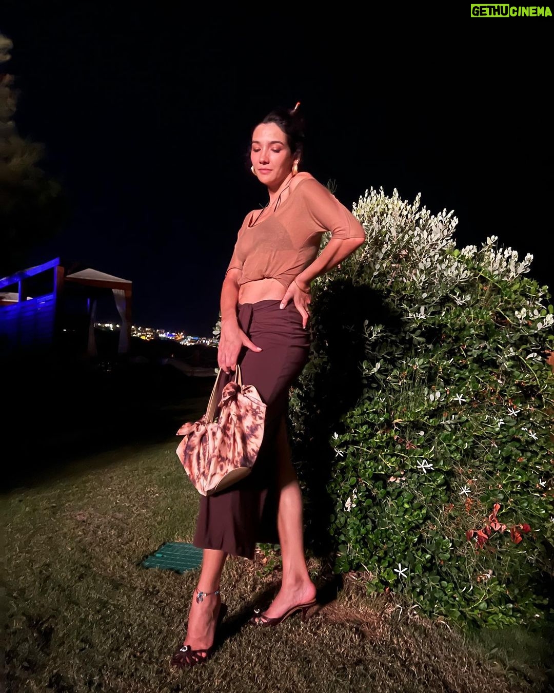 Aybüke Pusat Instagram - Storyde kalmasın… 📸😏🌹