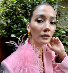 Aybüke Pusat Instagram - Barbie World 🌸🥂🤍 @a.batuhancetin @ondertiryaki @ilathebrand @the_ninon