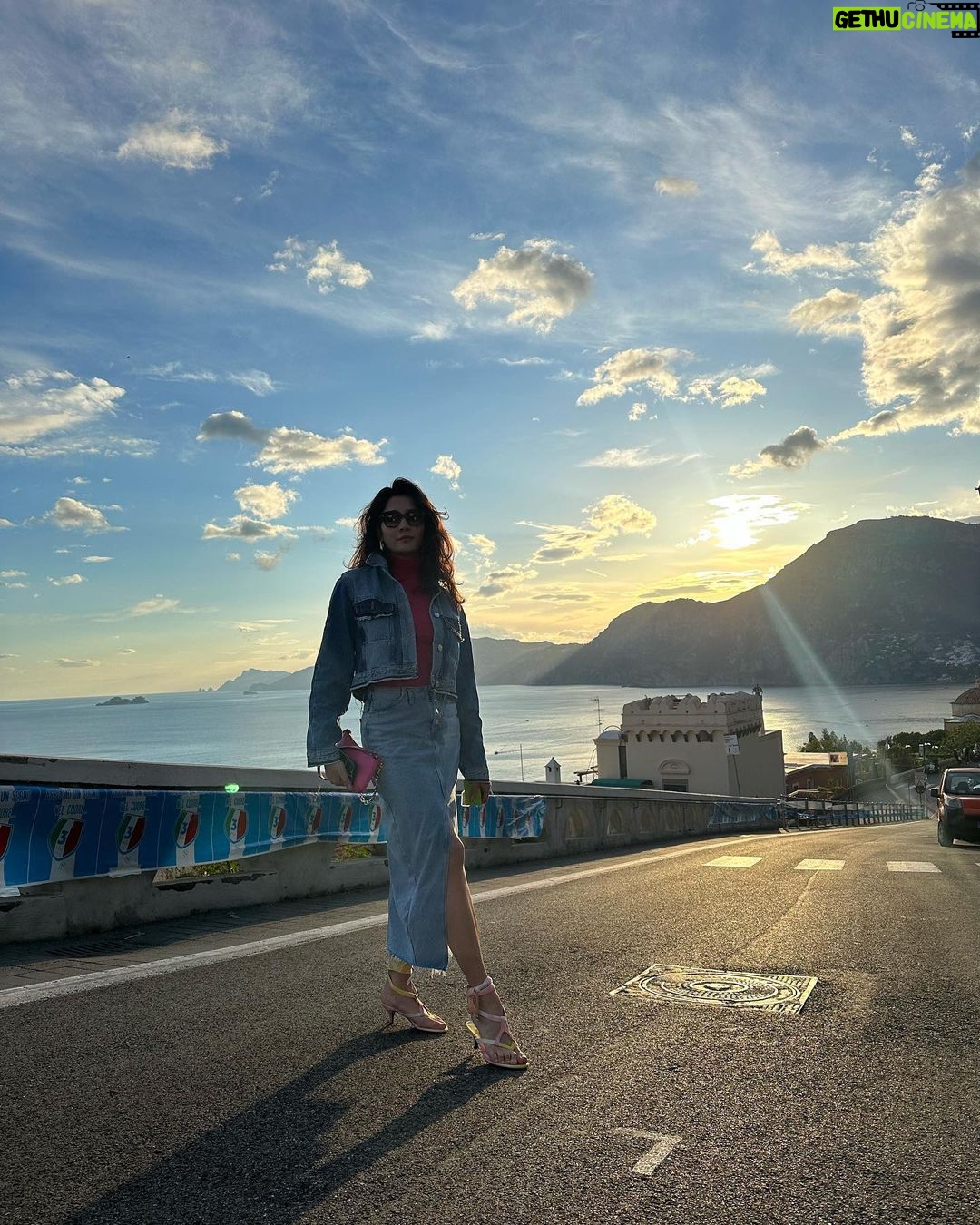 Aybüke Pusat Instagram - Sürpriz sonlu 🌸🌈🧿
