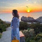 Aybüke Pusat Instagram – Bugün güneşe doyduk 💧🌞
