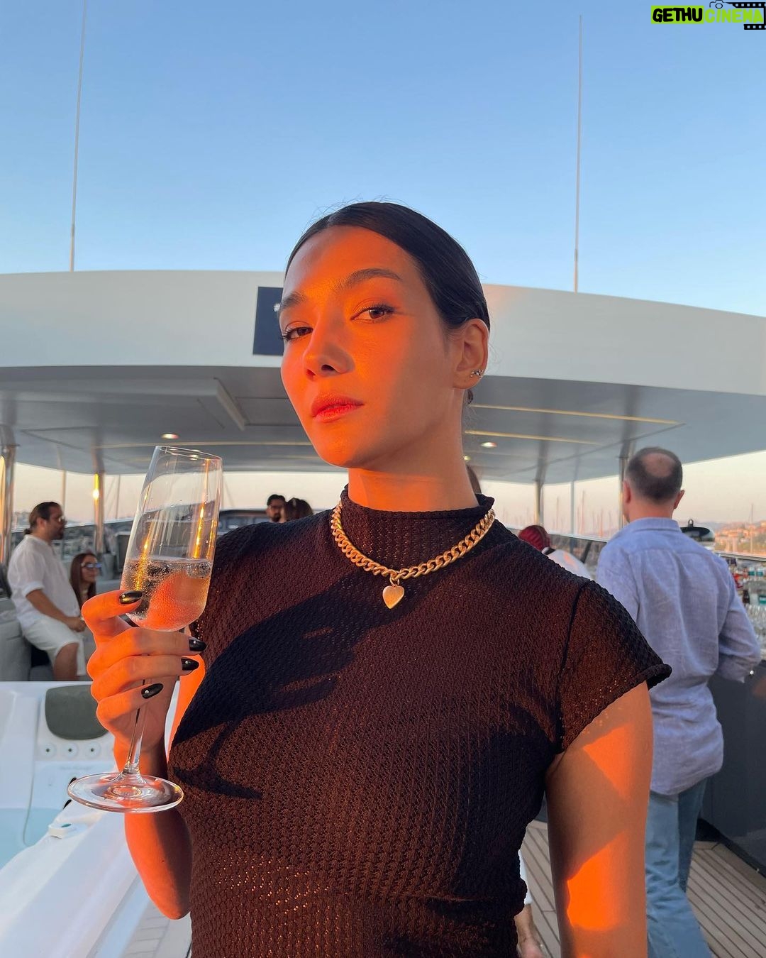 Aybüke Pusat Instagram - Sezon >>> Açılmıştır 🤍🍄🍬🍫 #summervibes