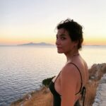 Aybüke Pusat Instagram – Günbatımında şarap içmekten hoşlanırım 🥂 Knıdos Antik Kent