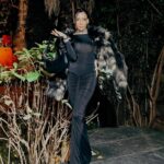 Aybüke Pusat Instagram - 🐈‍⬛🐈‍⬛🐈‍⬛ @ondertiryaki @herfetch @swarovski @manc @hm @salihatuncozkaya @a.batuhancetin 🌹🌈🧿💖