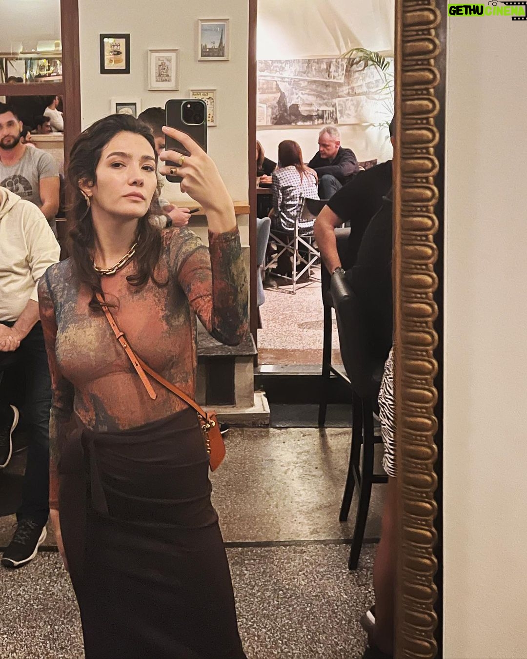 Aybüke Pusat Instagram - Geleceğe umutla bakarken me: