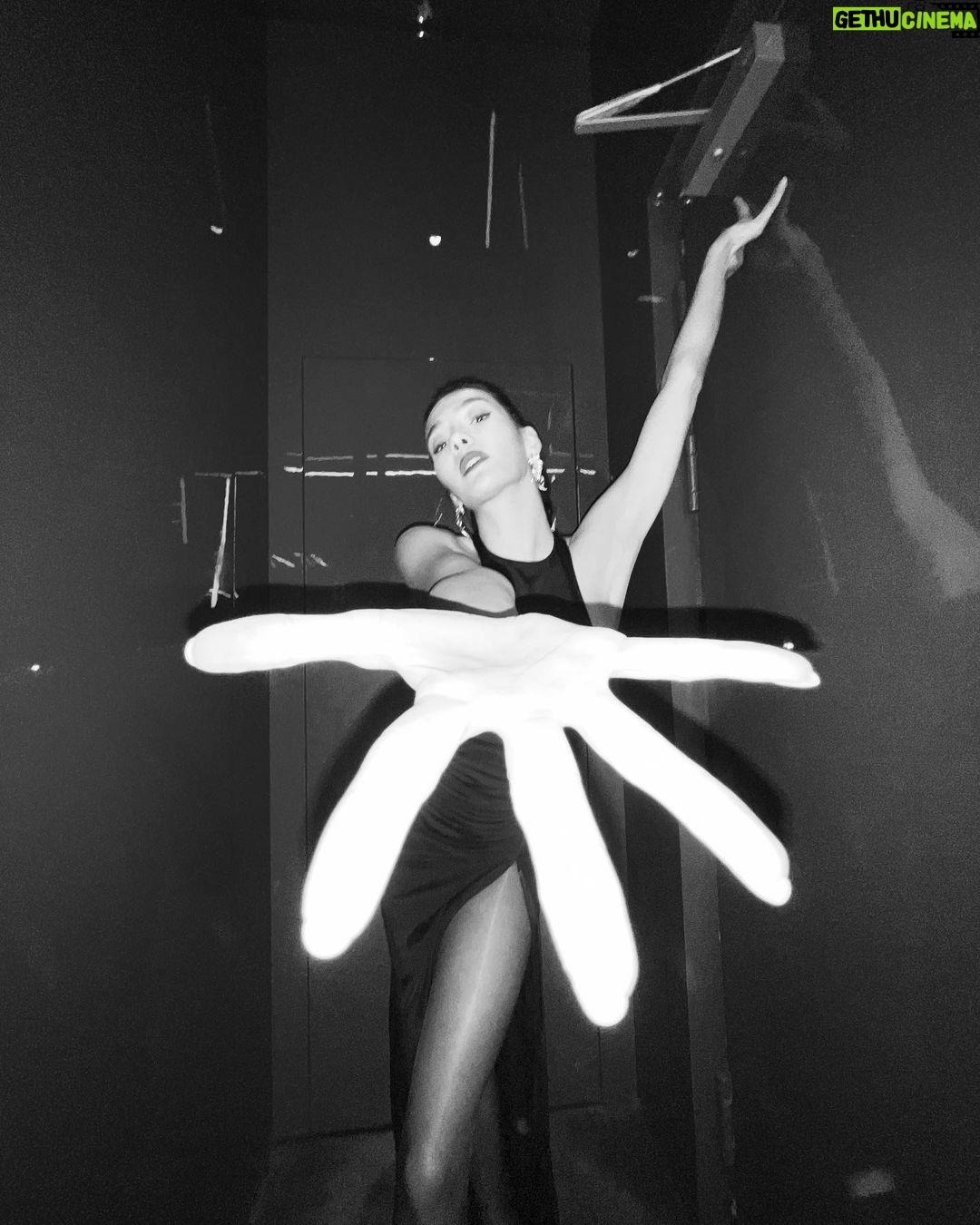 Aybüke Pusat - 141.9K Likes - a little party never killed nobody ❤️🔥💋👹 @basedistanbul