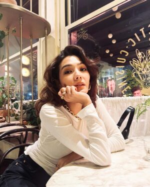 Aybüke Pusat Instagram - Geleceğimi düşünürken me: 

🧿🧿🧿