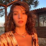 Aybüke Pusat Instagram - #goldenhour diye ben… 🍯🐝